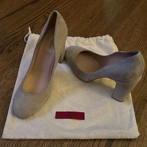 Valentino Suede Pumps in grey colour (European size 40, American size 9) BNWT